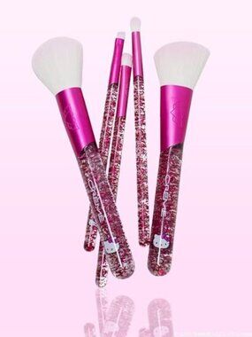 The Creme Shop Hello Kitty Luv Wave Brush Collection